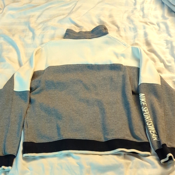 Nike sweatshirt small - Picture 2 of 2